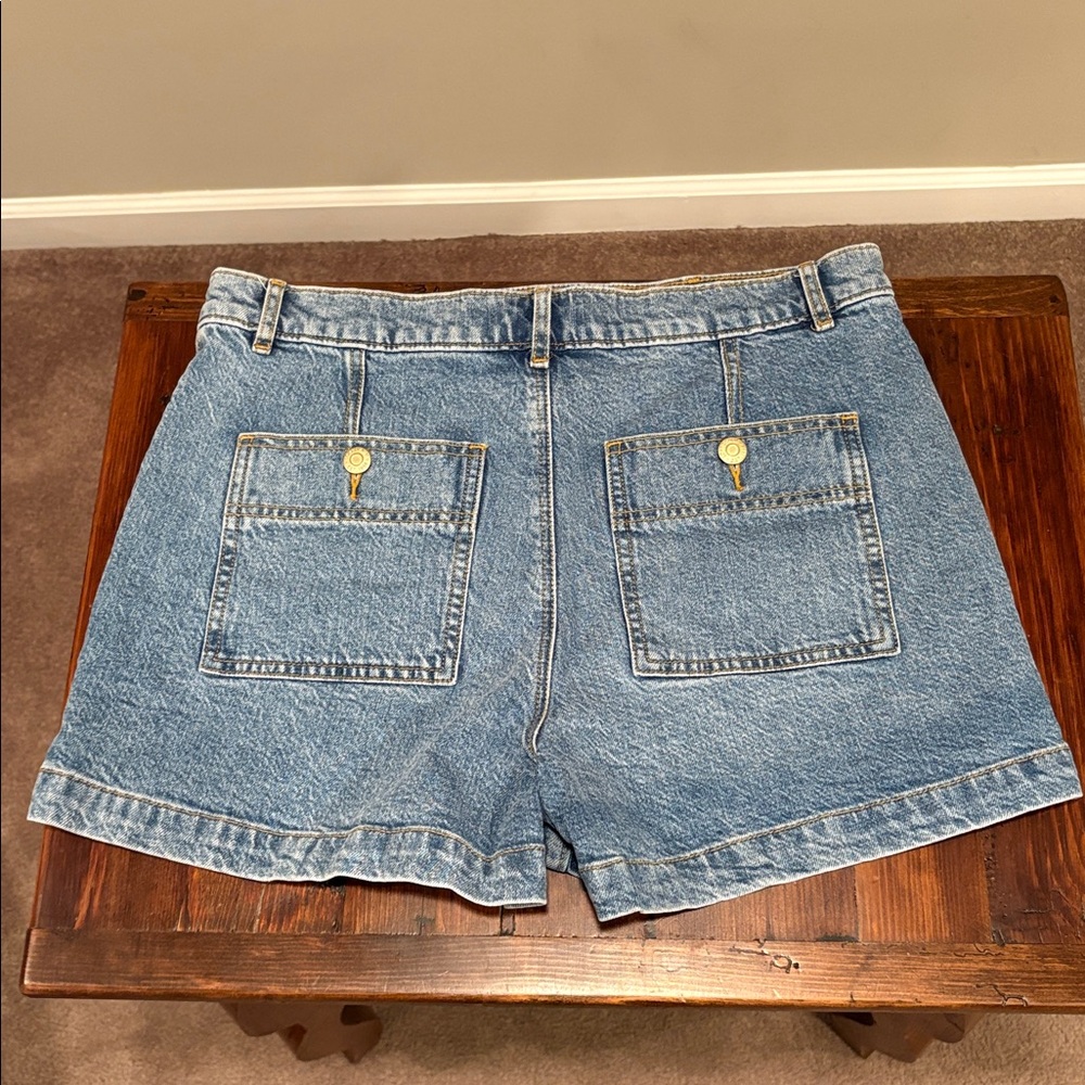 LOFT Patch Pocket High Rise Denim Shorts Size 6 - Picture 8 of 9